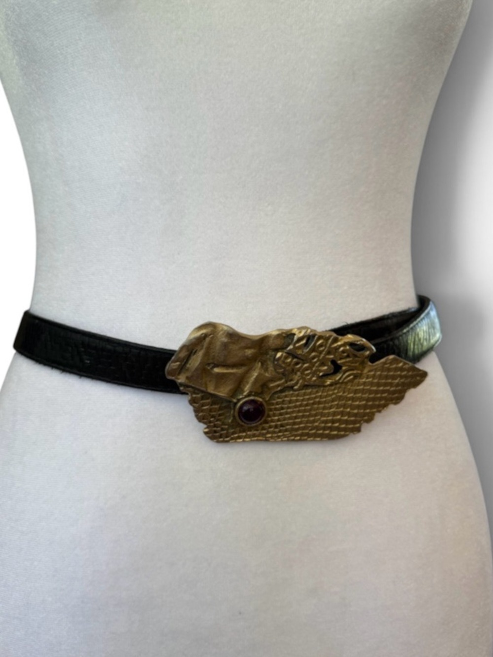 Women’s Vintage 1980’s Nina Gerardo artisan adjustable black belt Size M/L